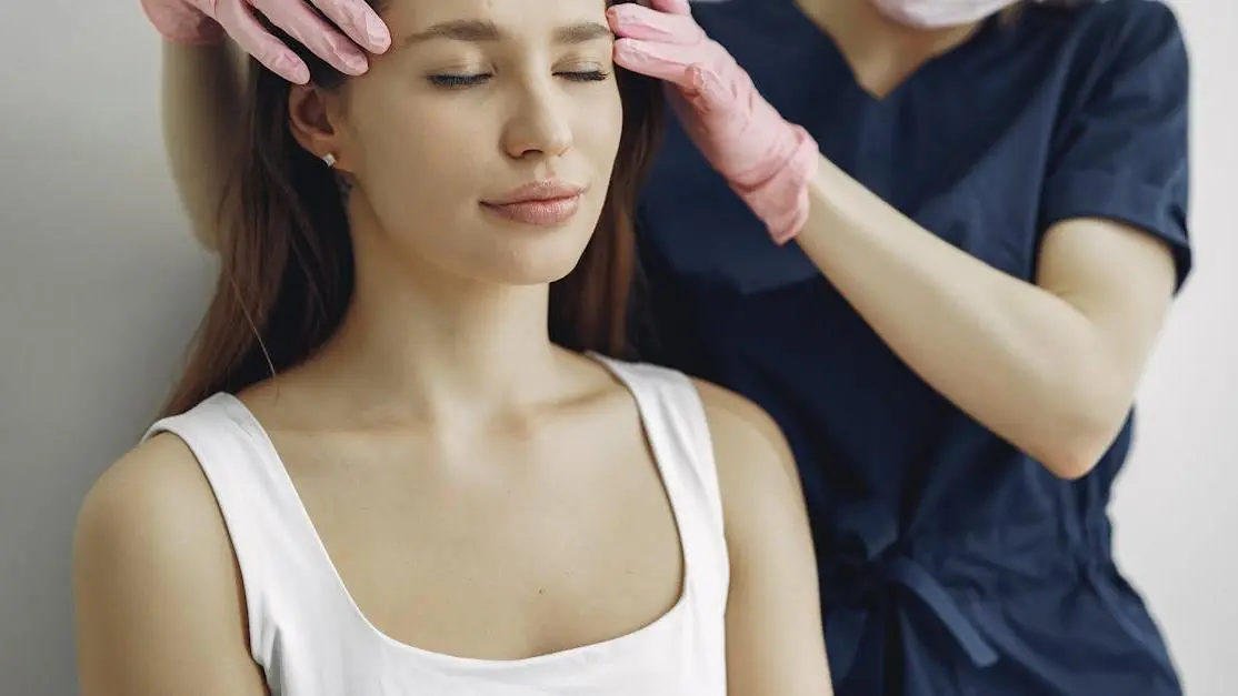 Calming head massage to manage pain after root canal therapy.